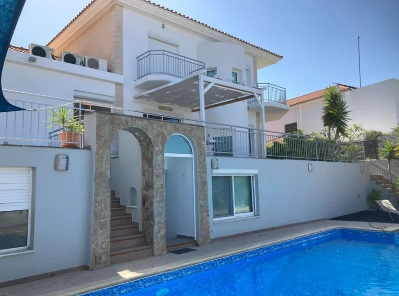Dom 4 pokoi 220 m² Agios Tychonas, Cypr