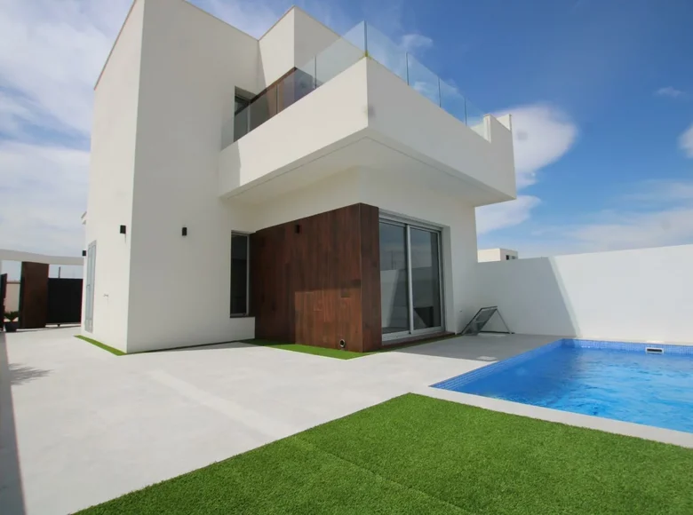 Villa de tres dormitorios 127 m² Rojales, España