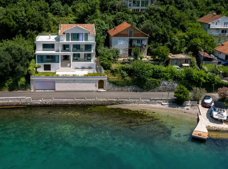 6 bedroom house 423 m² Kotor, Montenegro