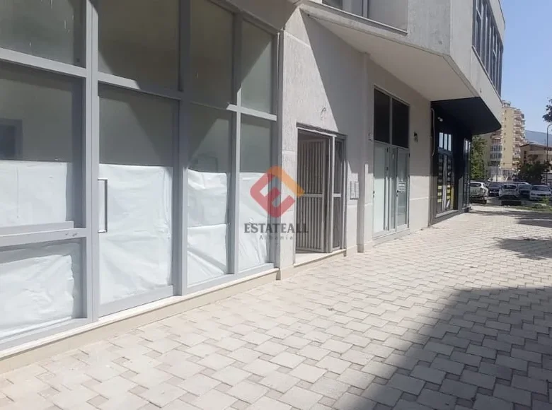 Commercial property 23 m² in Vlora, Albania