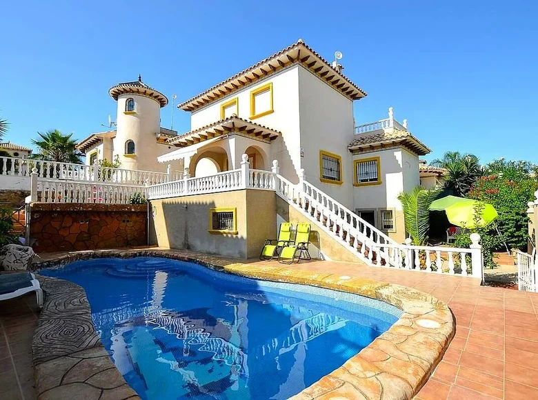 4 bedroom Villa 190 m² La Zenia, Spain