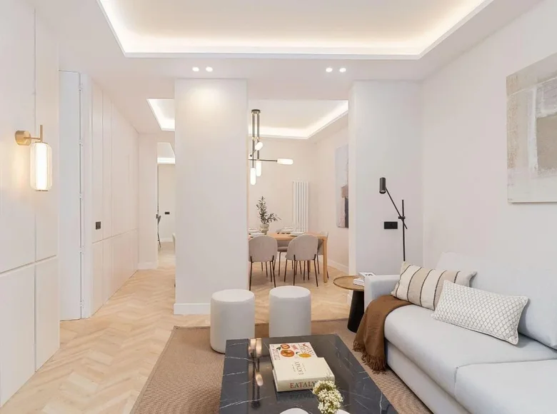 Apartamento 4 habitaciones  Área metropolitana de Madrid y Corredor del Henares, España