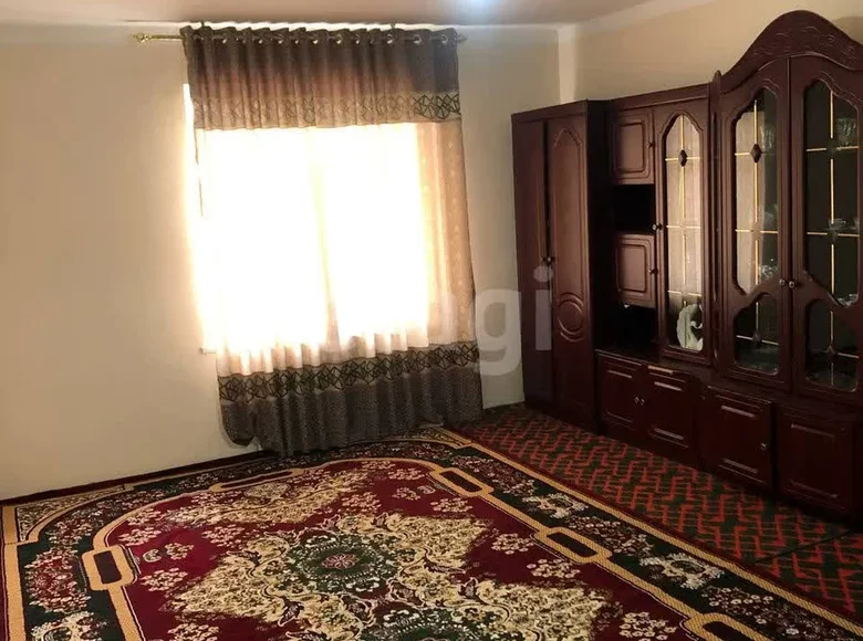 Kvartira 4 xonalar 128 m² Samarqandda