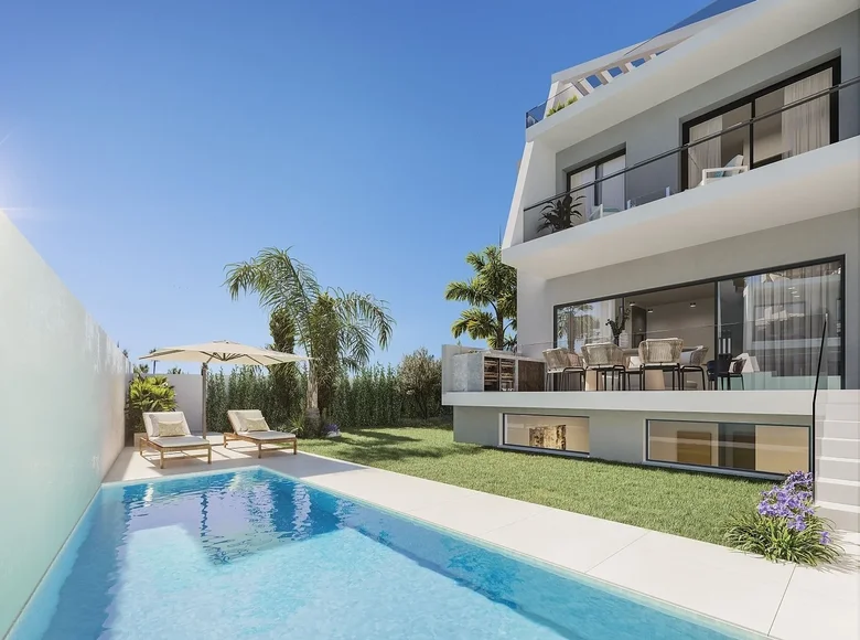 Stadthaus 4 Zimmer 206 m² Estepona, Spanien