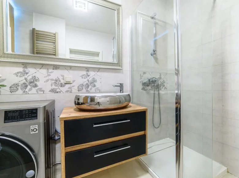 Wohnung 2 zimmer 56 m² Warschau, Polen