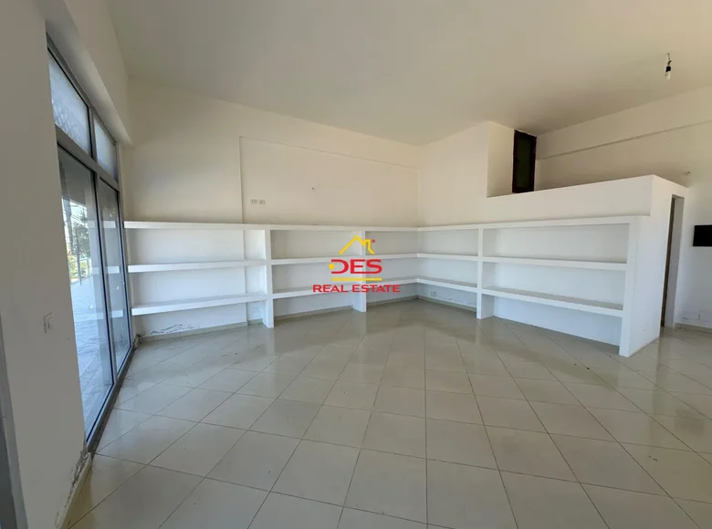 🆕🏢 BUSINESS ENVIRONMENT FOR SALE IN COLD WATER, VLORA 📍Above the former workers' camp