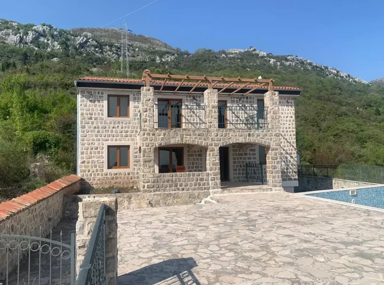 4 bedroom house 466 m² Buljarica, Montenegro