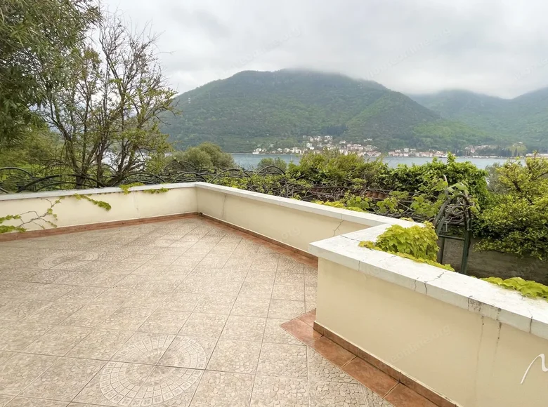 Villa de 4 dormitorios 205 m² Herceg Novi, Montenegro