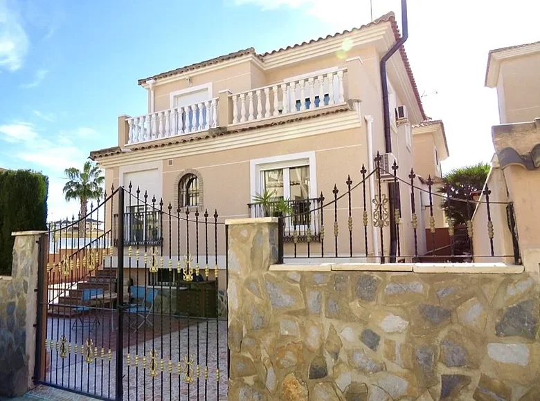 Willa 3 pokoi 150 m² Torrevieja, Hiszpania