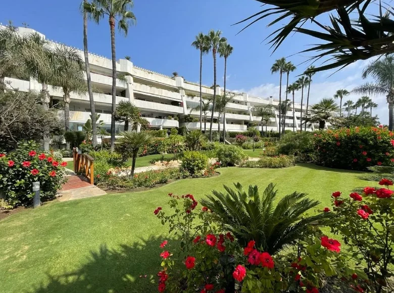 Mieszkanie 3 pokoi 190 m² Marbella, Hiszpania