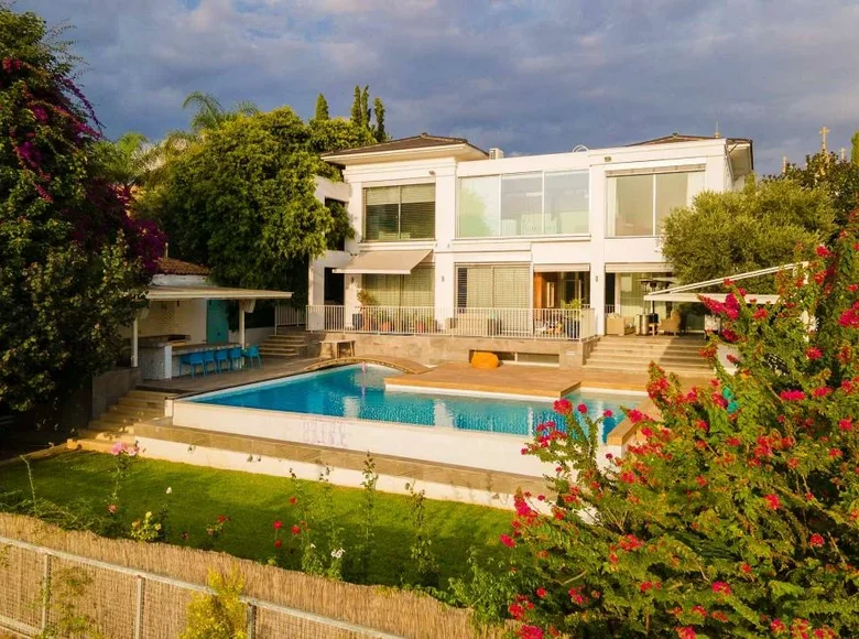 6 bedroom villa 650 m² Germasogeia, Cyprus