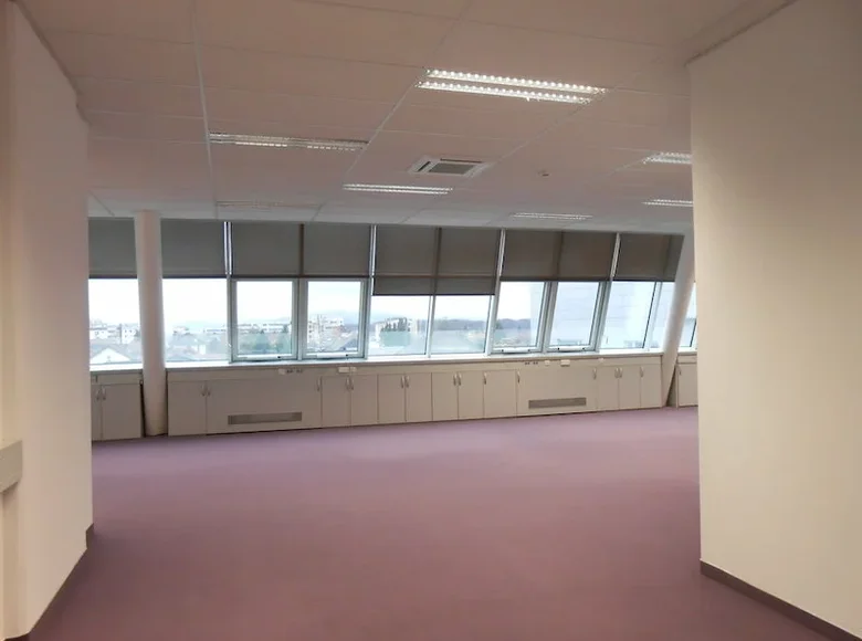 Pomieszczenie biurowe 313 m² Bezigrad, Słowenia
