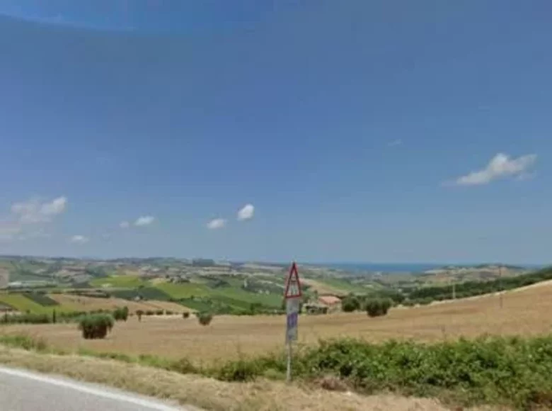 Grundstück 100 000 m² Lapedona, Italien