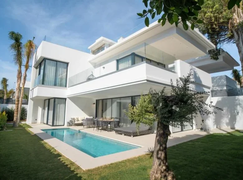 4 bedroom Villa 368 m², France
