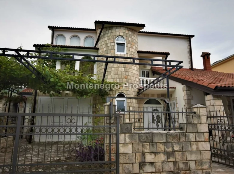 House 230 m² Montenegro, Montenegro