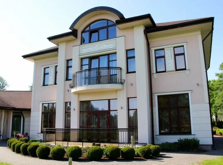 Dom 6 pokojów 600 m² Ryga, Łotwa