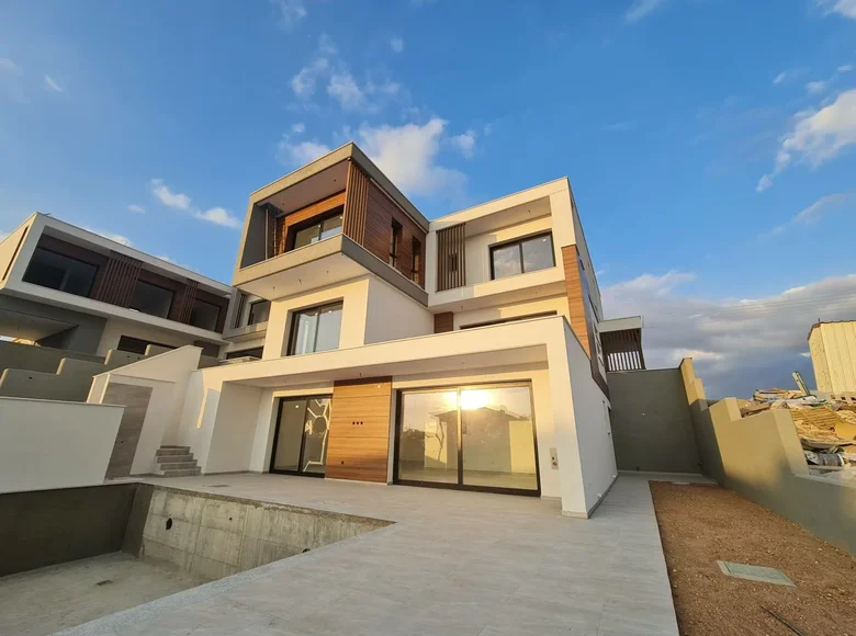 5 bedroom villa 500 m² Germasogeia, Cyprus