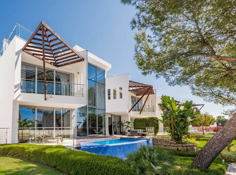 4 bedroom house 443 m² Marbella, Spain