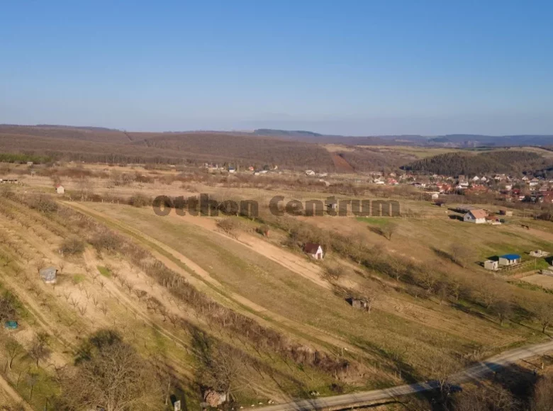 Land 2 877 m² Kosd, Hungary