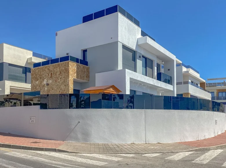 4 bedroom Villa 219 m² Torrevieja, Spain