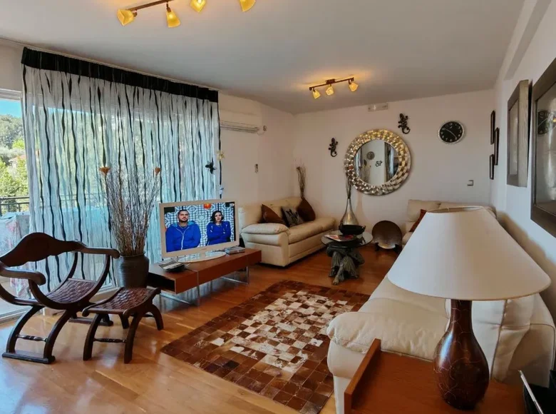 2 bedroom apartment 85 m² Petrovac na Moru, Montenegro
