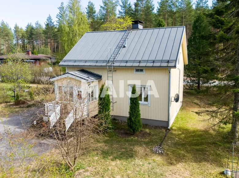 Дом 4 комнаты 115 м² Jyvaeskylae sub-region, Финляндия