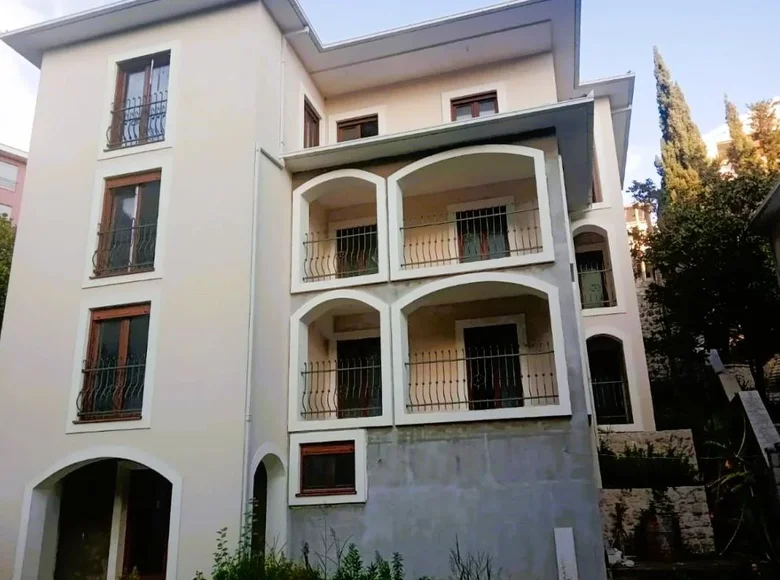 7 bedroom house 469 m² Becici, Montenegro