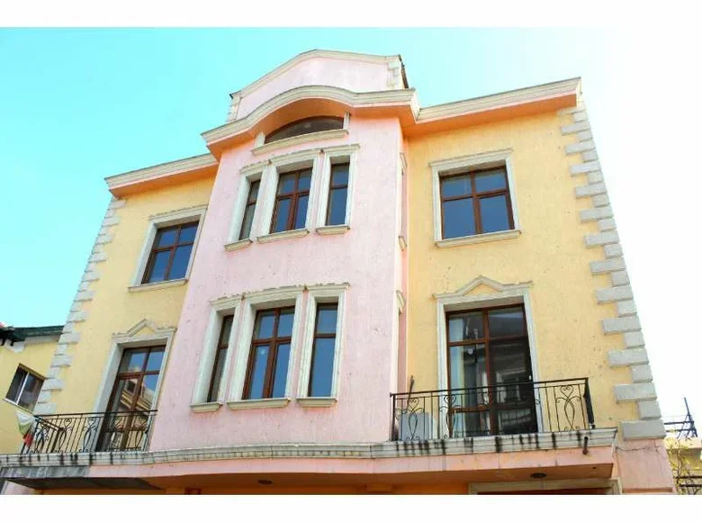 Haus 20 Zimmer 1 400 m² Sofia, Bulgarien