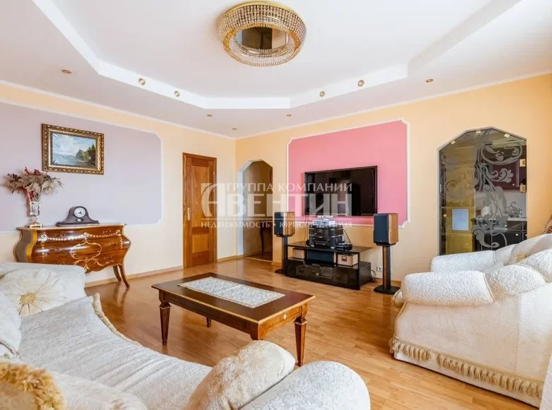 4 room apartment 122 m² okrug Komendantskiy aerodrom, Russia