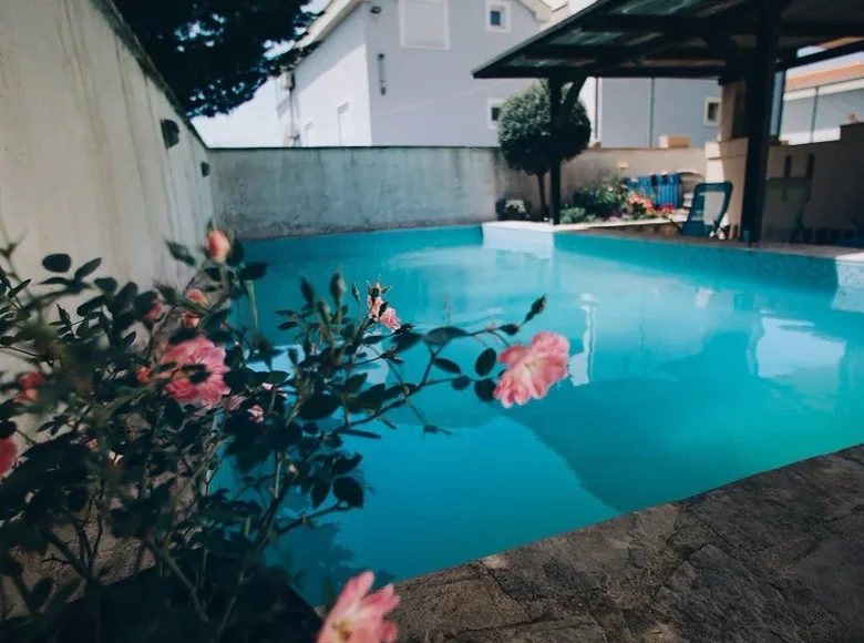 Hôtel 274 m² à Krimovice, Monténégro