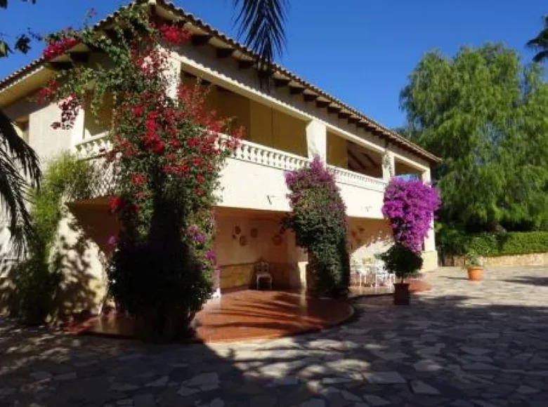 6 bedroom villa 600 m² l Alfas del Pi, Spain