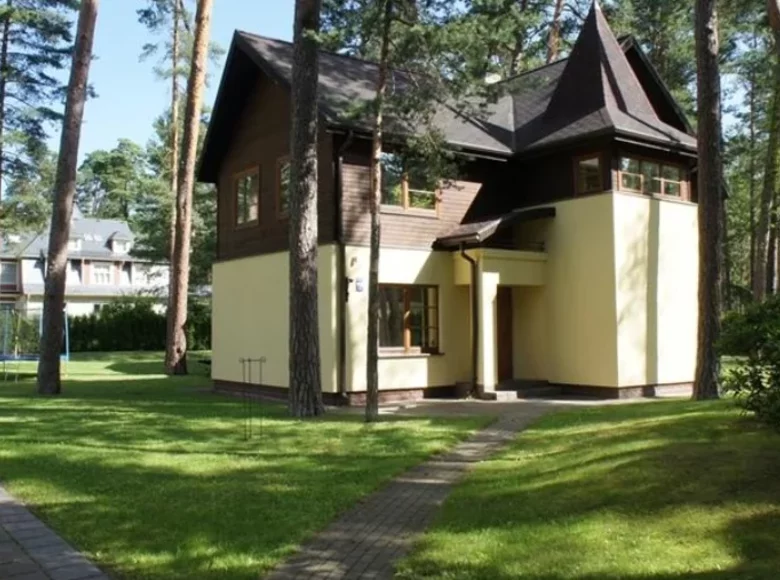Casa 7 habitaciones 390 m² Jurmala, Letonia