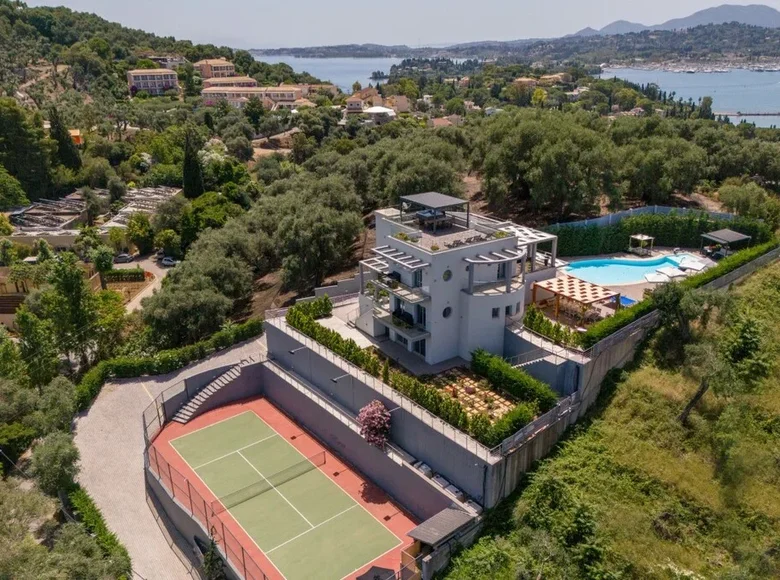 4 bedroom Villa 436 m² Gouvia, Greece