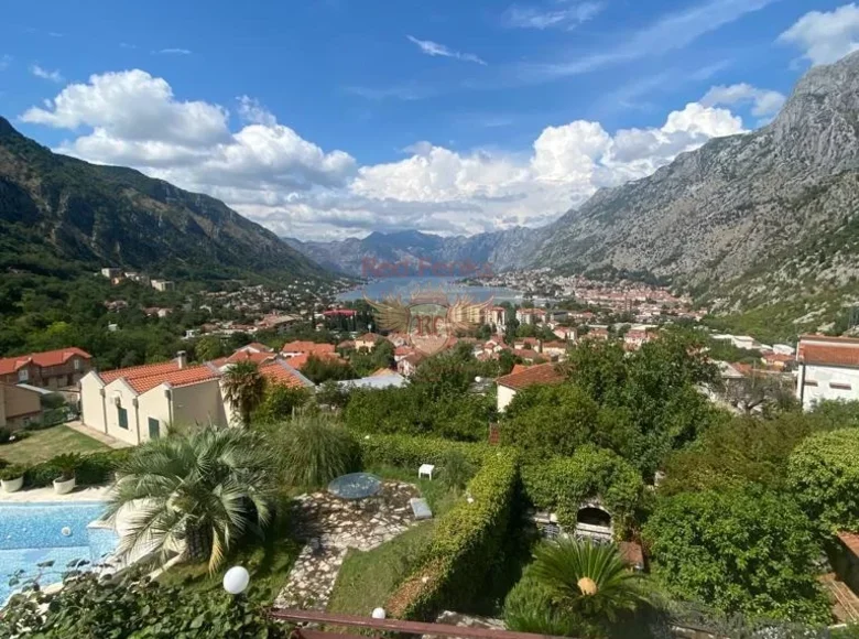 Haus 450 m² Kotor, Montenegro