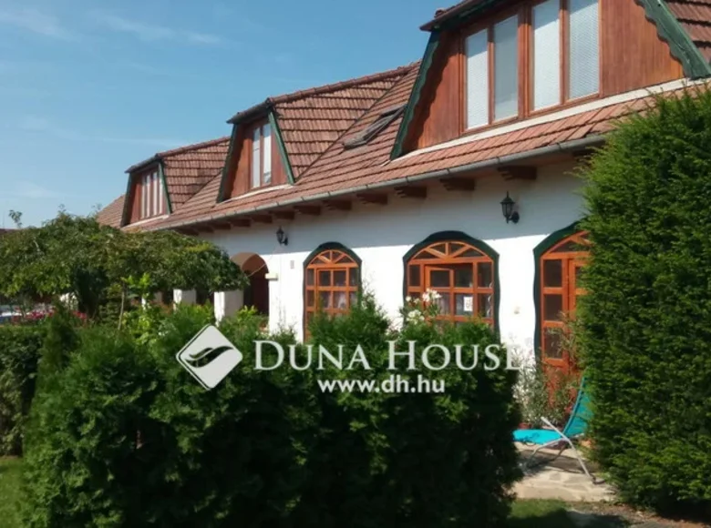 House 450 m² Vas, Hungary