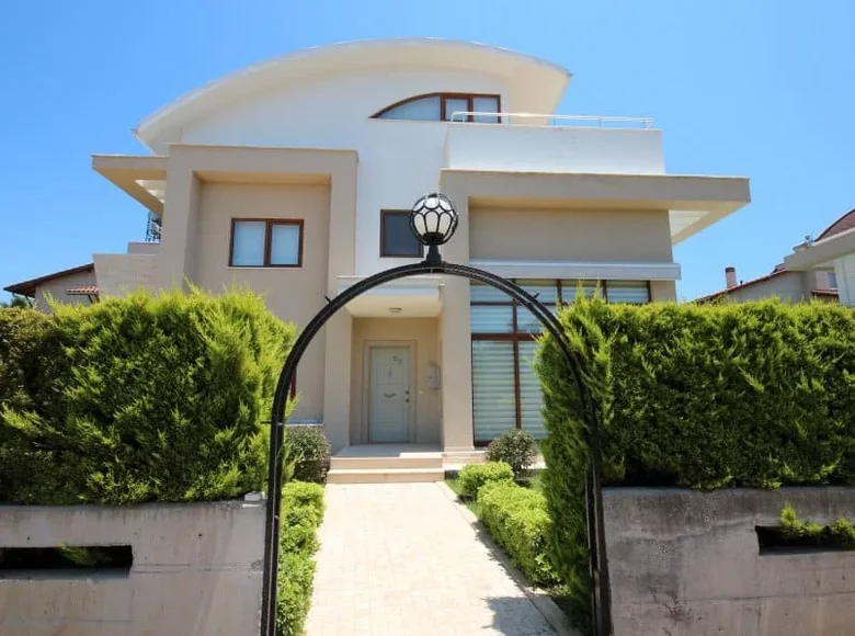 4-Schlafzimmer-Villa 220 m² Serik, Türkei