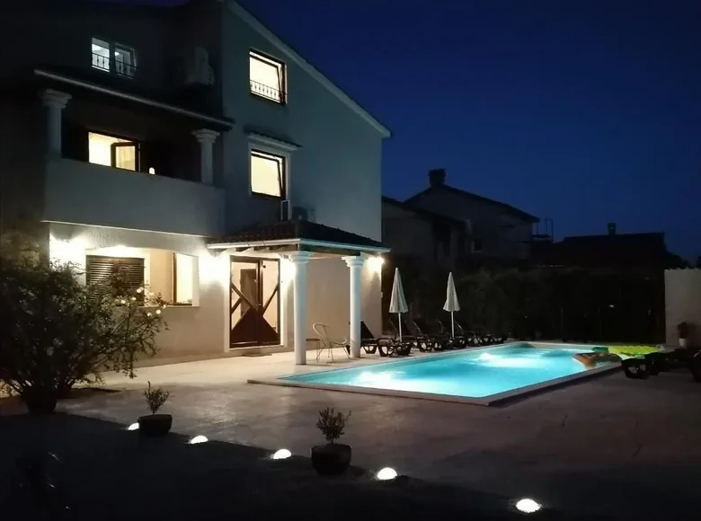 Villa 8 chambres 320 m² Porec, Croatie