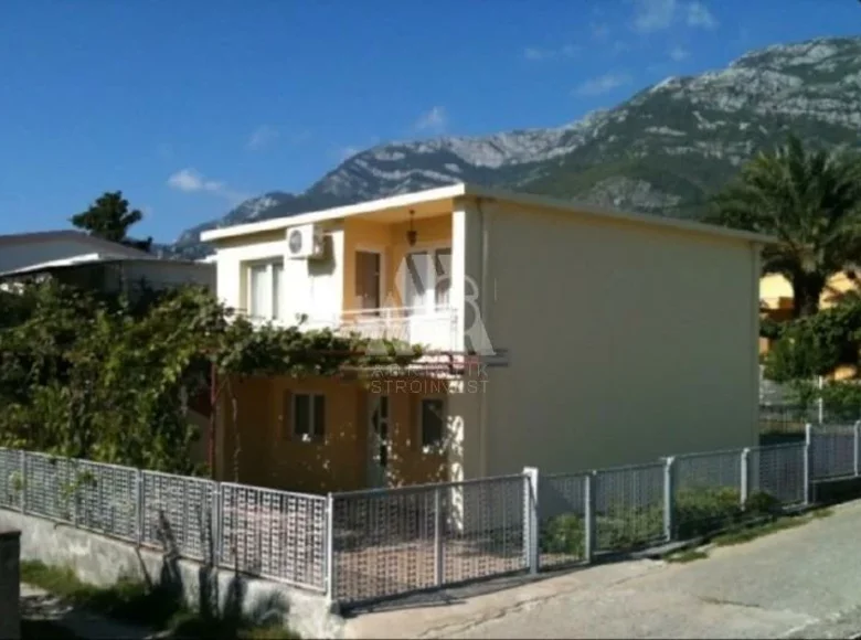 2 bedroom house 120 m² Sutomore, Montenegro