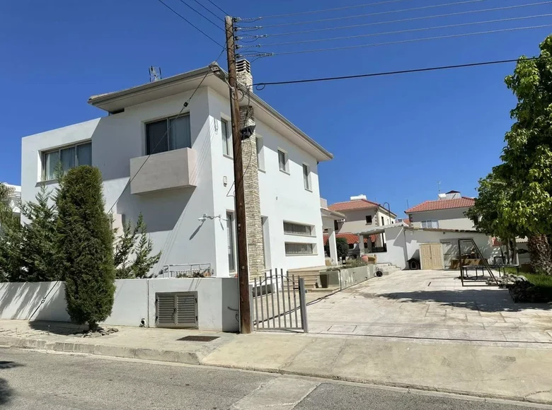 4 bedroom house 650 m² Lympia, Cyprus