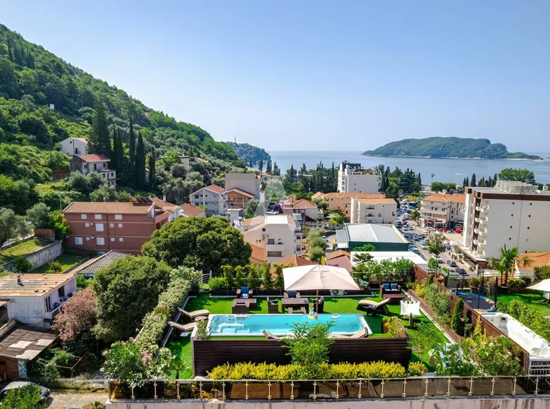 Haus 3 Schlafzimmer 400 m² Budva, Montenegro