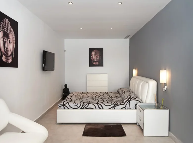 4 bedroom house 200 m² Ojen, Spain