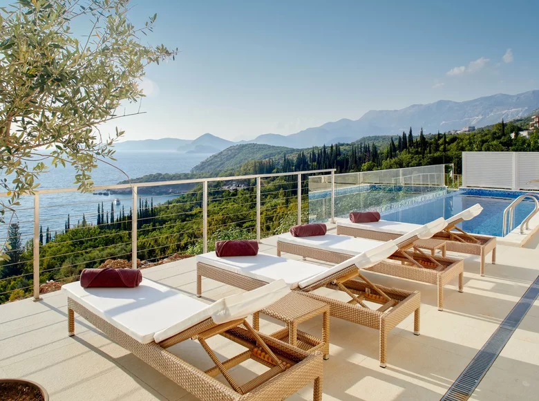 Villa de 4 habitaciones 435 m² Sustas, Montenegro