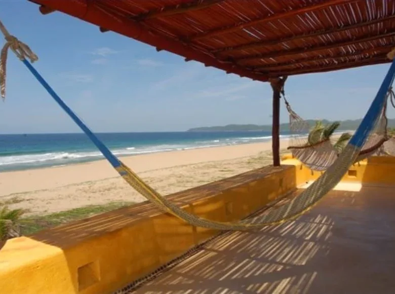 4 bedroom house 420 m² Zihuatanejo, Mexico