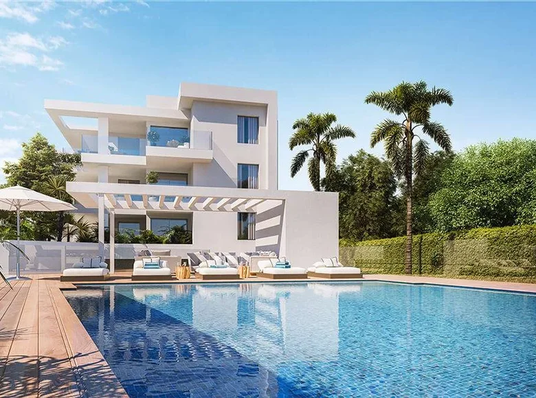 Mieszkanie 2 pokoi 80 m² Fuengirola, Hiszpania