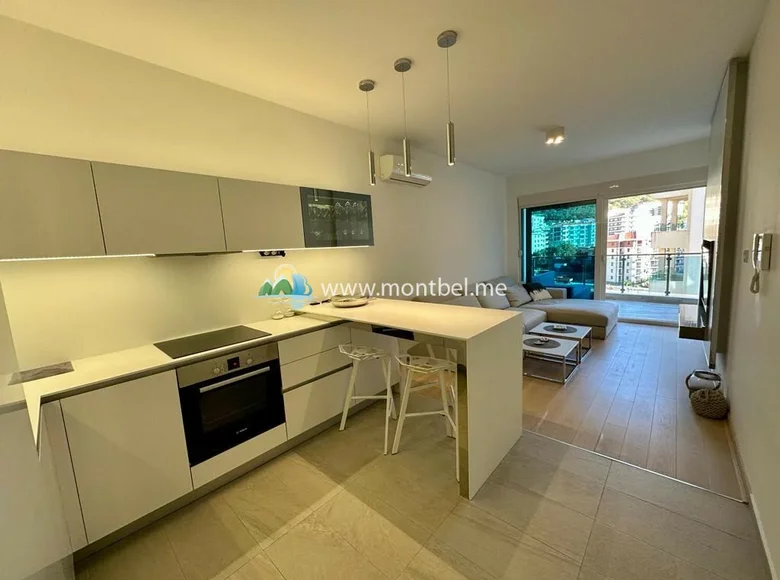 Wohnung 2 Schlafzimmer 58 m² Becici, Montenegro