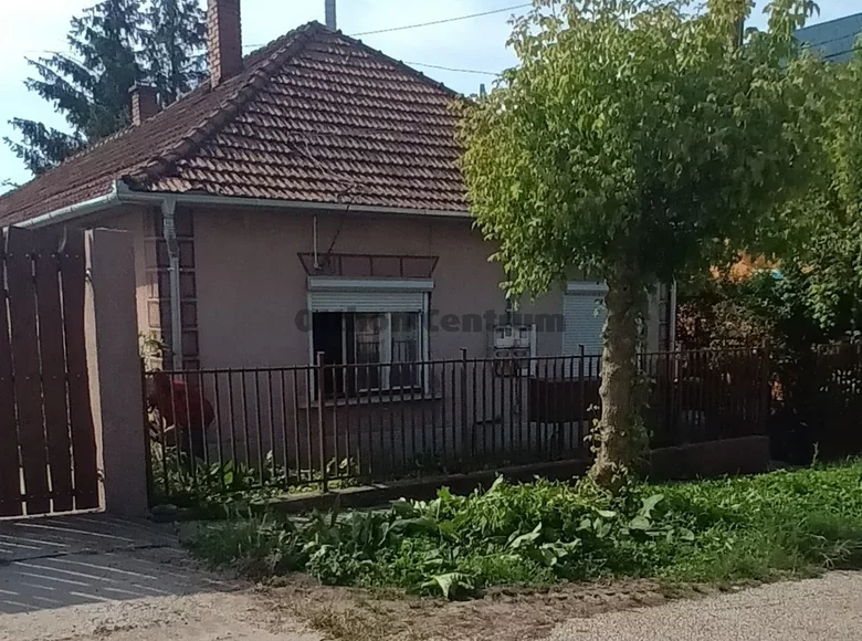 Dom 2 pokoi 100 m² Gyoemro, Węgry