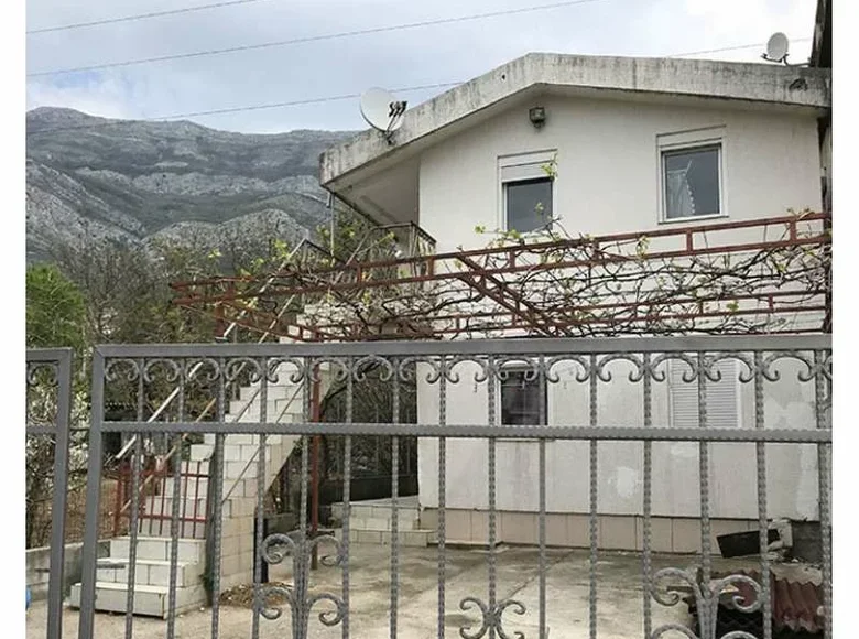 House 150 m² Sutomore, Montenegro