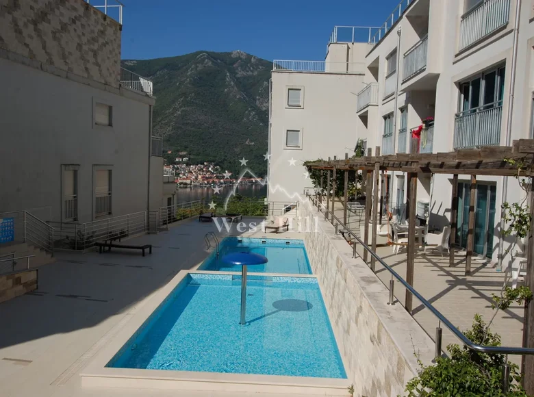 2 room apartment 76 m² Dobrota, Montenegro