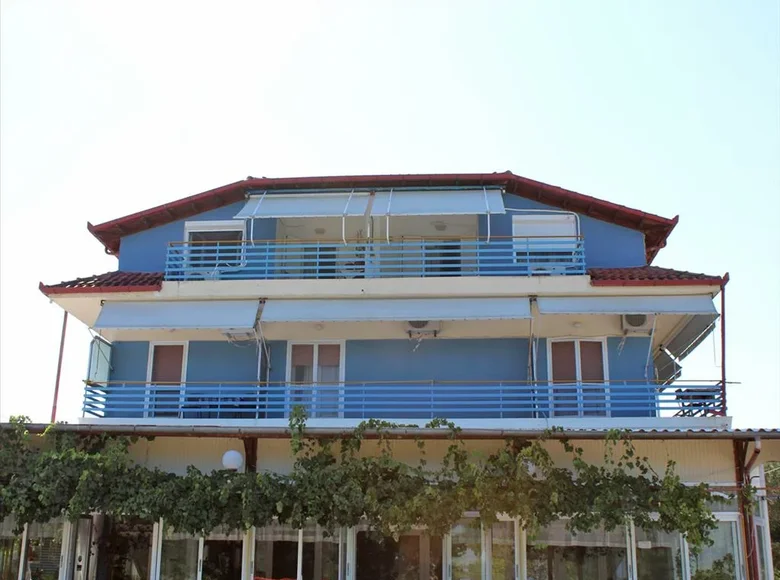 Hotel 648 m² in Makrigialos, Greece