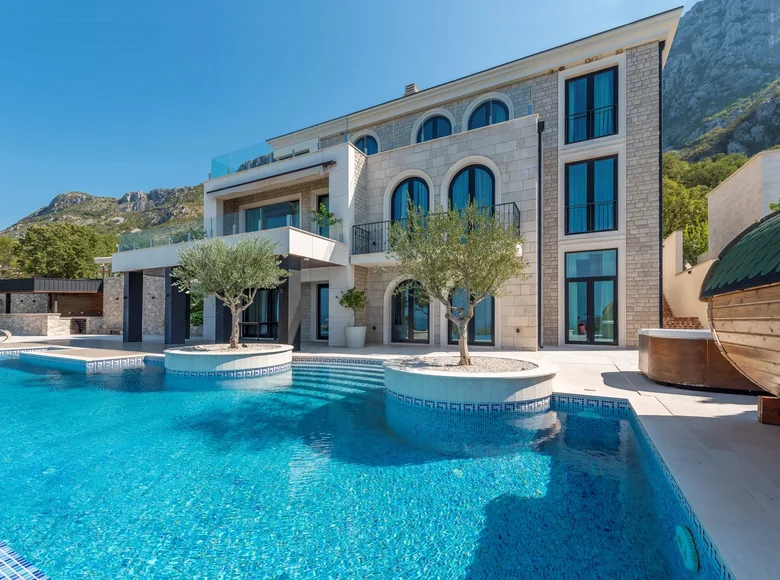 6 bedroom villa 496 m² Blizikuce, Montenegro